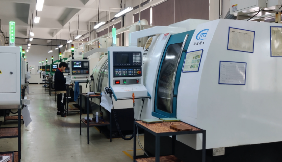 會昌 “五一”假期不停工，企業生產忙，技術服務強